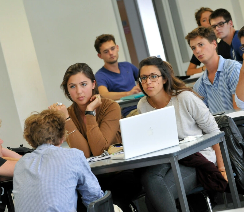 Etudiants AST2